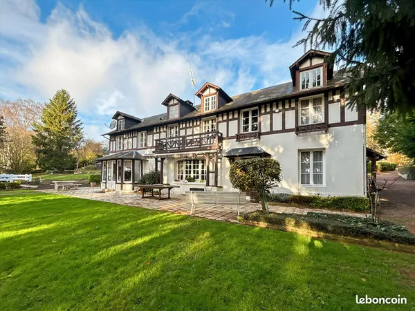 Propriété 8 pièces 280 m² 