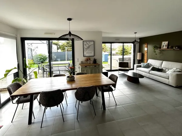 Maison contemporaine 6 pièces 131 m² 