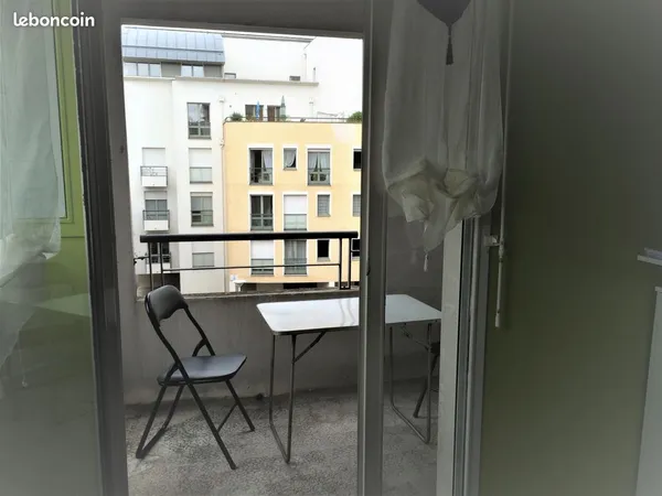 Location t2 + balcon parking chezy 