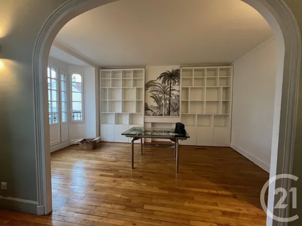 Appartement 4 pièces 81 m² 