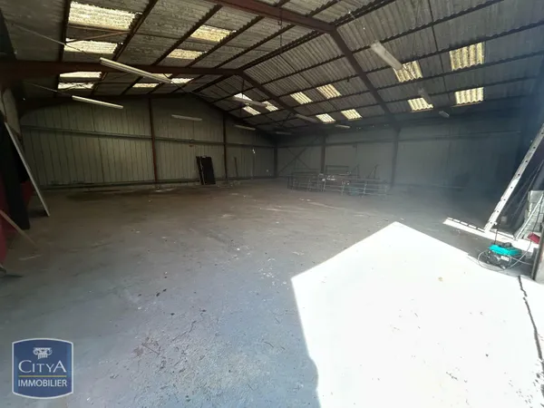 Local 234 m² 