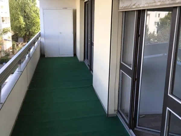 À LOUER - Appartement proche tram B 