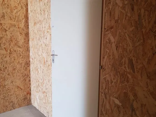 5 m2 soit 12.5m3 Box de stockage, vidéo surveillance 