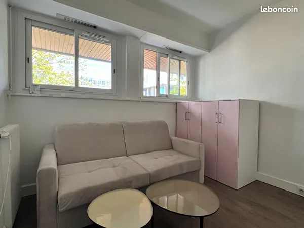 Studio à louer - 15m2 - Courbevoie/ La Défense 