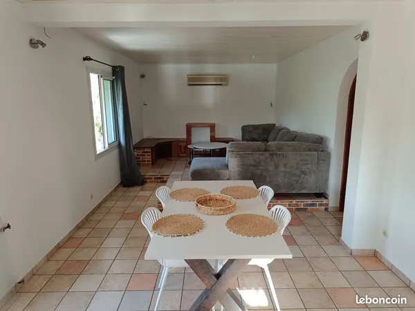 Loue chambre en colocation ravine des cabris 