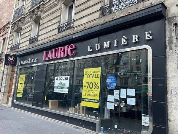 Boutique 2 pièces 102 m² 