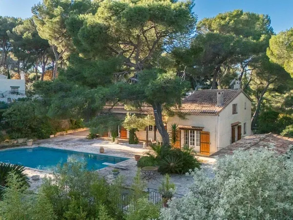 Villa 5 pièces 286 m² 
