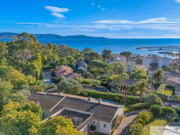 Maison de plain-pied 5 pièces 240 m² 