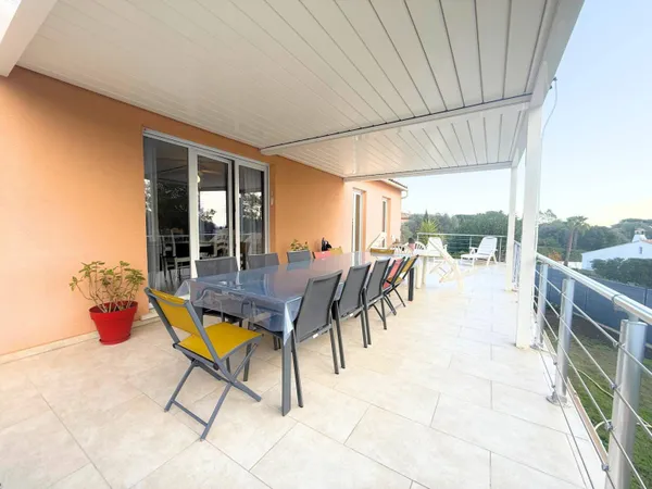 Maison de plain-pied 5 pièces 93 m² 