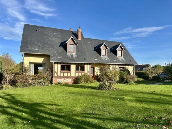Élégante maison à colombages charme normand & superbes pre 