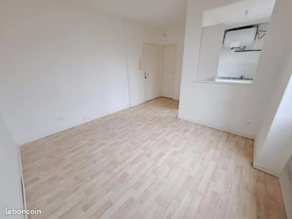 Studio 1 pièce 20 m² 