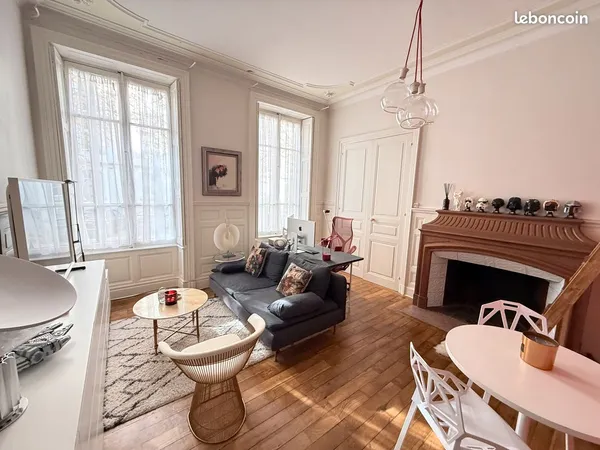 Studio plein de charme au coeur de Grenoble Quartier Préfecture 