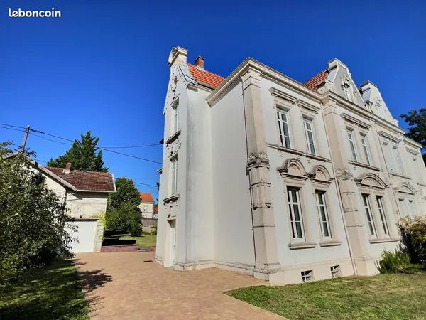 Maison 11 pièces 211 m² 