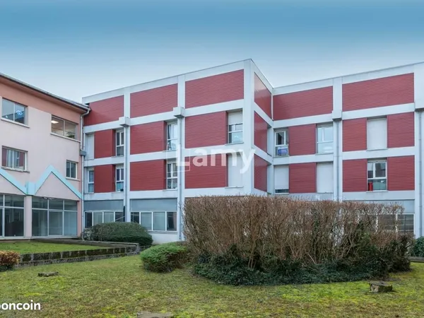 Studio 1 pièce 17 m² 