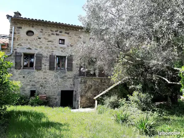 Location meublée maison avec jardin 