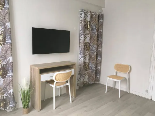 Studio 1 pièce 28 m² 