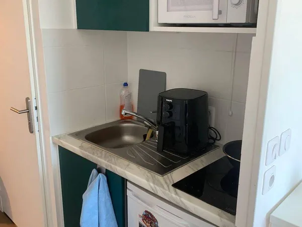 Studio 1 pièce 16 m² 