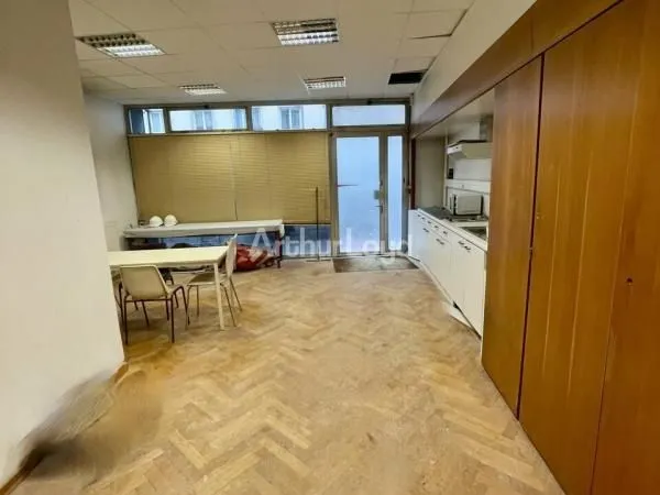 Local commercial 183 m² 