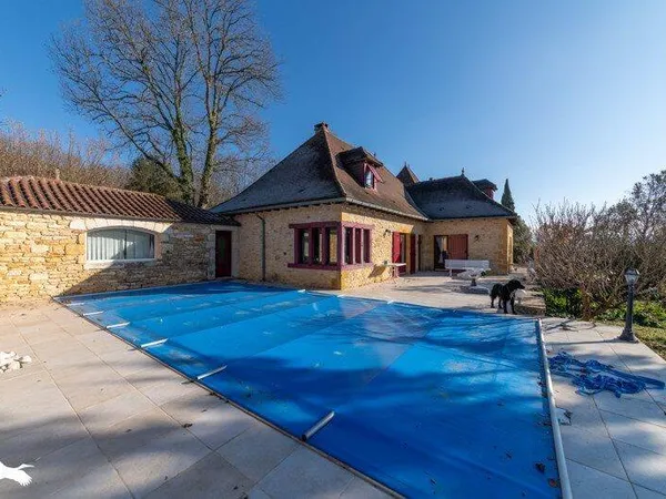 Maison 11 pièces 236 m² 