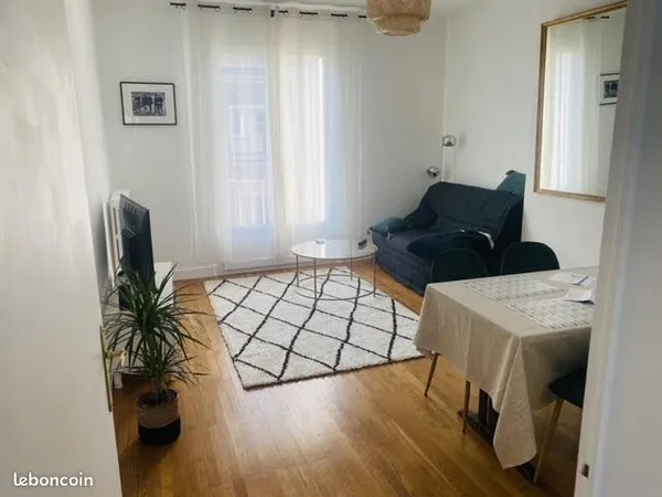 Spacieux T2 de 59 m² au coeur de Tours avec parking et cave 