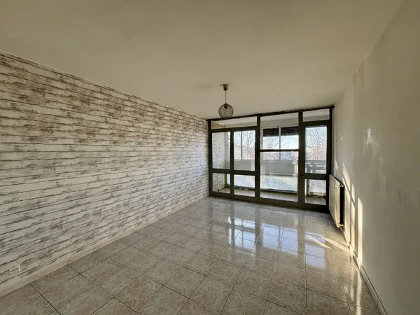 Appartement T2 46m2 avec loggia et cave 