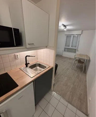 Appartement mémorial de 21 m2 meublé avec parking 