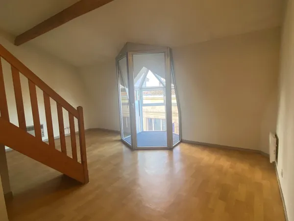 APPARTEMENT T1BIS AVEC PARKING - RUE GUILLAUME LEBLANC 