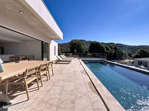 Villa 5 pièces 195 m² 