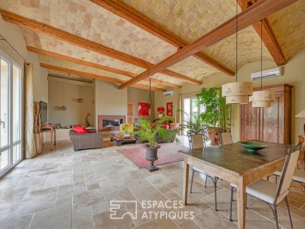 Maison de charme avec piscine à débordement 