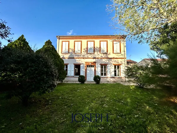 Maison 7 pièces 238 m² 