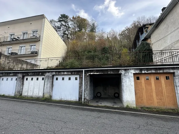 Lot de 5 garages avec terrain 