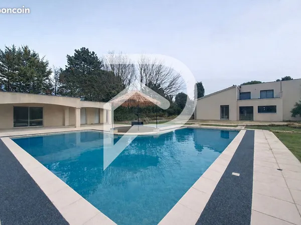 Maison 8 pièces 300 m² 