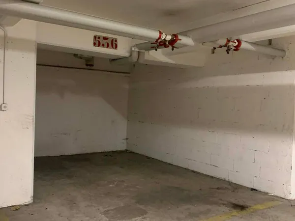 Parking 14 m² 