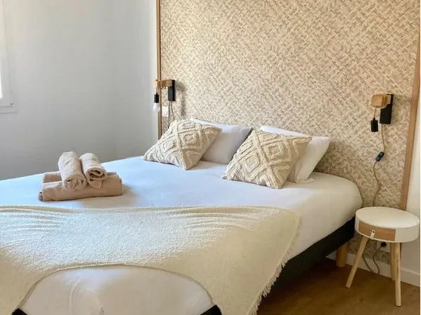 Chambre meublée 11 m² - Maison avec piscine - Carignan-de-Bordeaux 