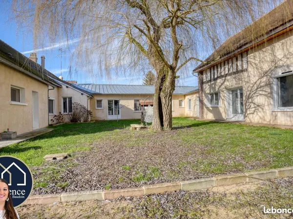Propriété 12 pièces 250 m² 