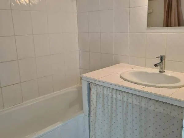 Studio 1 pièce 28 m² 