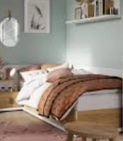 Chambre bellement réaménagée 