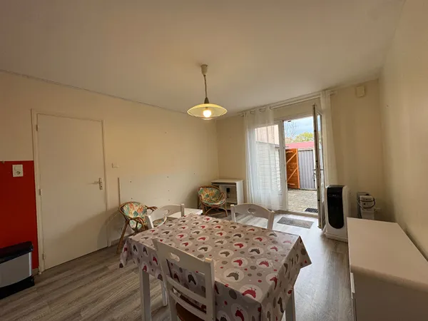 APPARTEMENT T2 MEUBLE - CASTELNAU DE LEVIS 