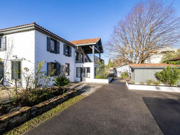 Maison 8 pièces 201 m² 