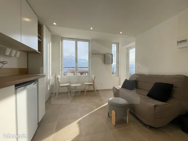 Studio 1 pièce 15 m² 