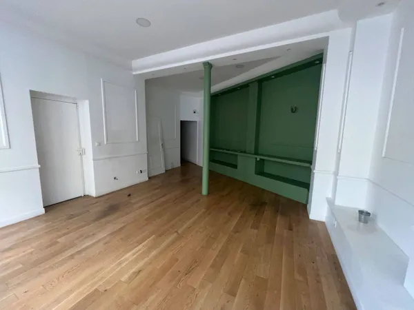 Boutique 2 pièces 55 m² 