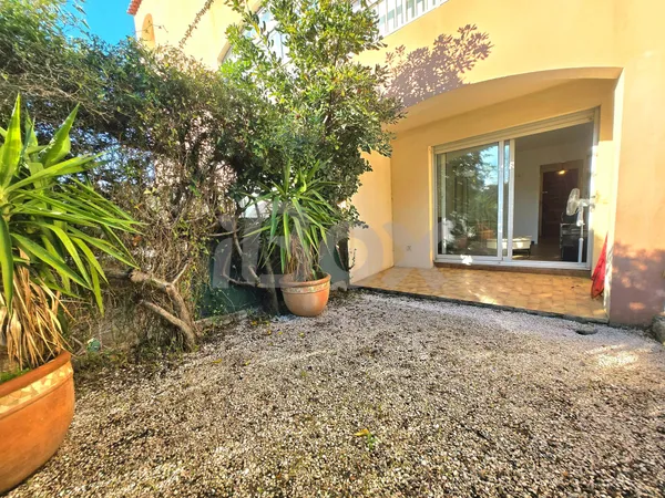Studio 1 pièce 19 m² 