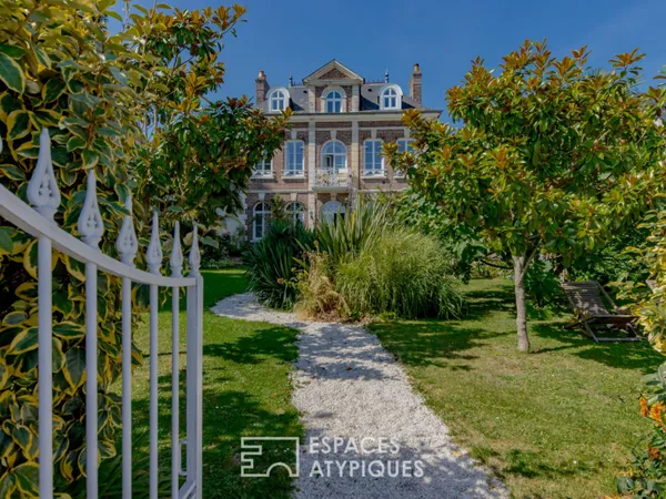 Villa de Maître du 19 ème siècle en bord de Seine 