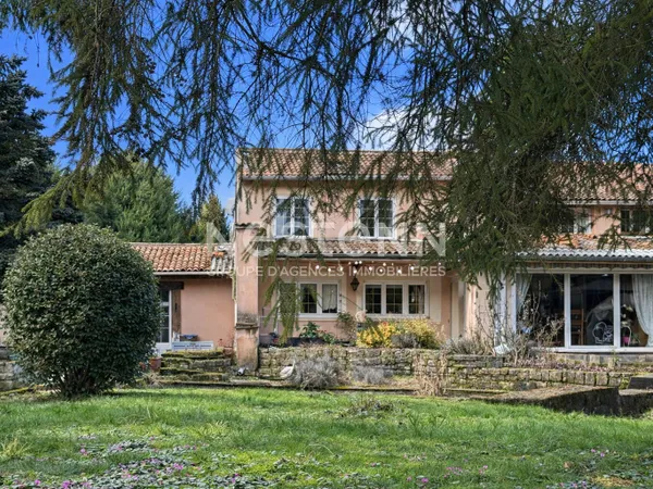 BELLE PROPRIETE - 4 CHAMBRES - 273 m² - 81 ARES - HARVILLE 