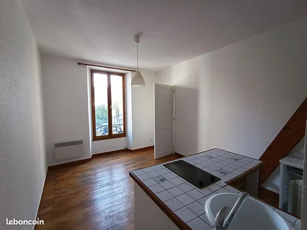 Studio 1 pièce 19 m² 