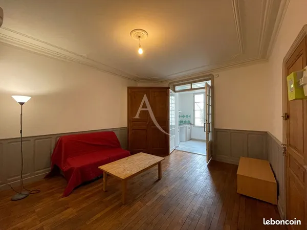 Studio 1 pièce 33 m² 