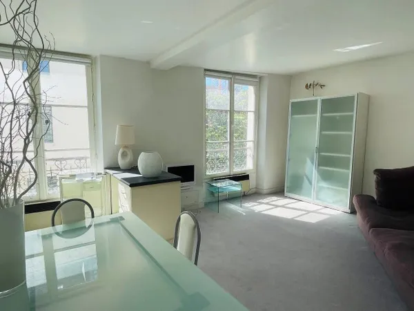 Studio 1 pièce 27 m² 