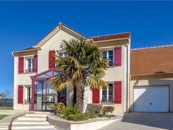 Maison contemporaine 155 m2-sous sol total aménagé+ garage-Mareil en France 
