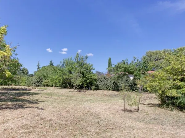 AIX EN PROVENCE - QUARTIER PEY BLANC - TERRAIN CONSTRUCTIBLE VIABILISE - 541 M2 - 400 000€ 