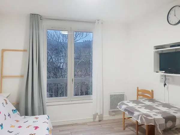 Studio 1 pièce 17 m² 